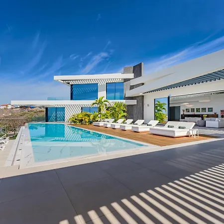 Вілла Volcano Адехе