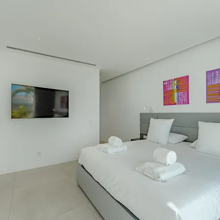 Volcano Вілла Адехе