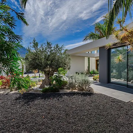 Holiday home Volcano
