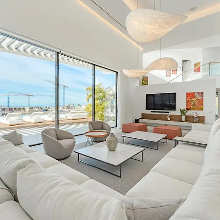 Вілла Volcano Адехе