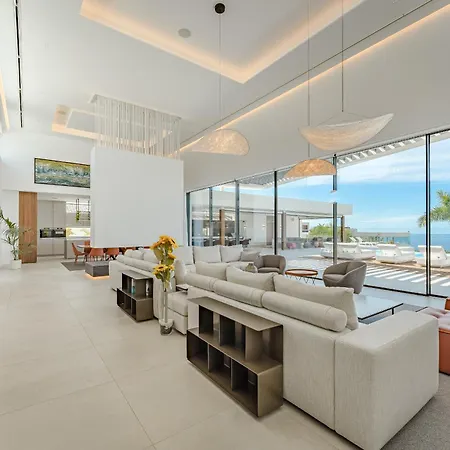 Volcano Вілла Адехе